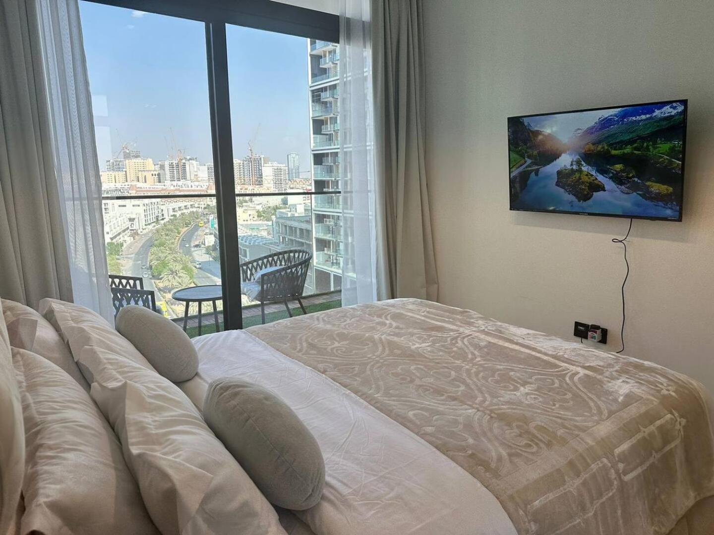 Fully Furnished 1 Bedroom Apartment With Balcony Dubai Exterior foto