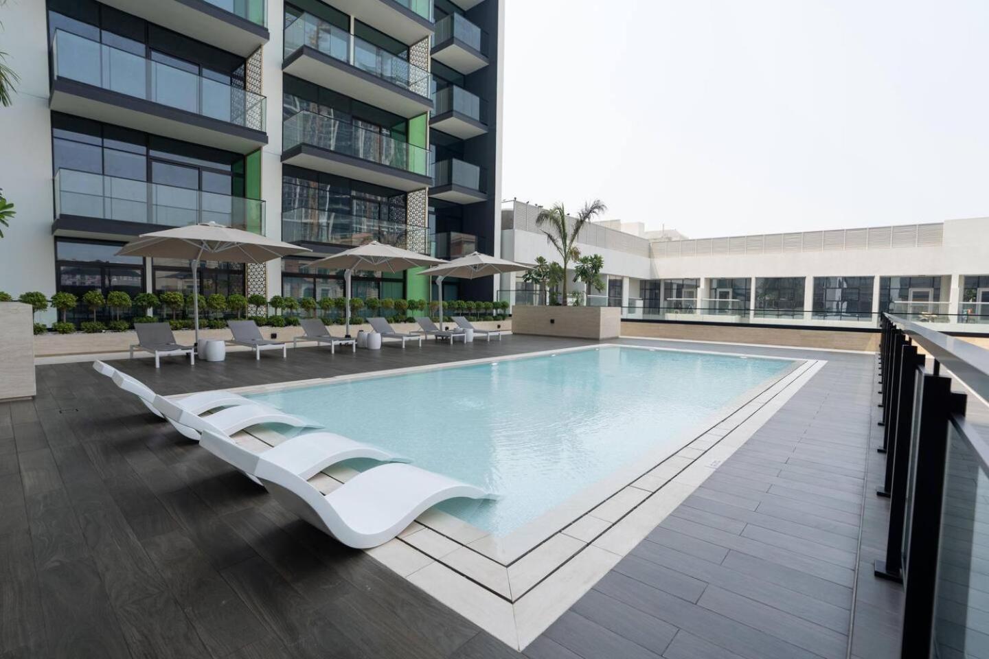 Fully Furnished 1 Bedroom Apartment With Balcony Dubai Exterior foto